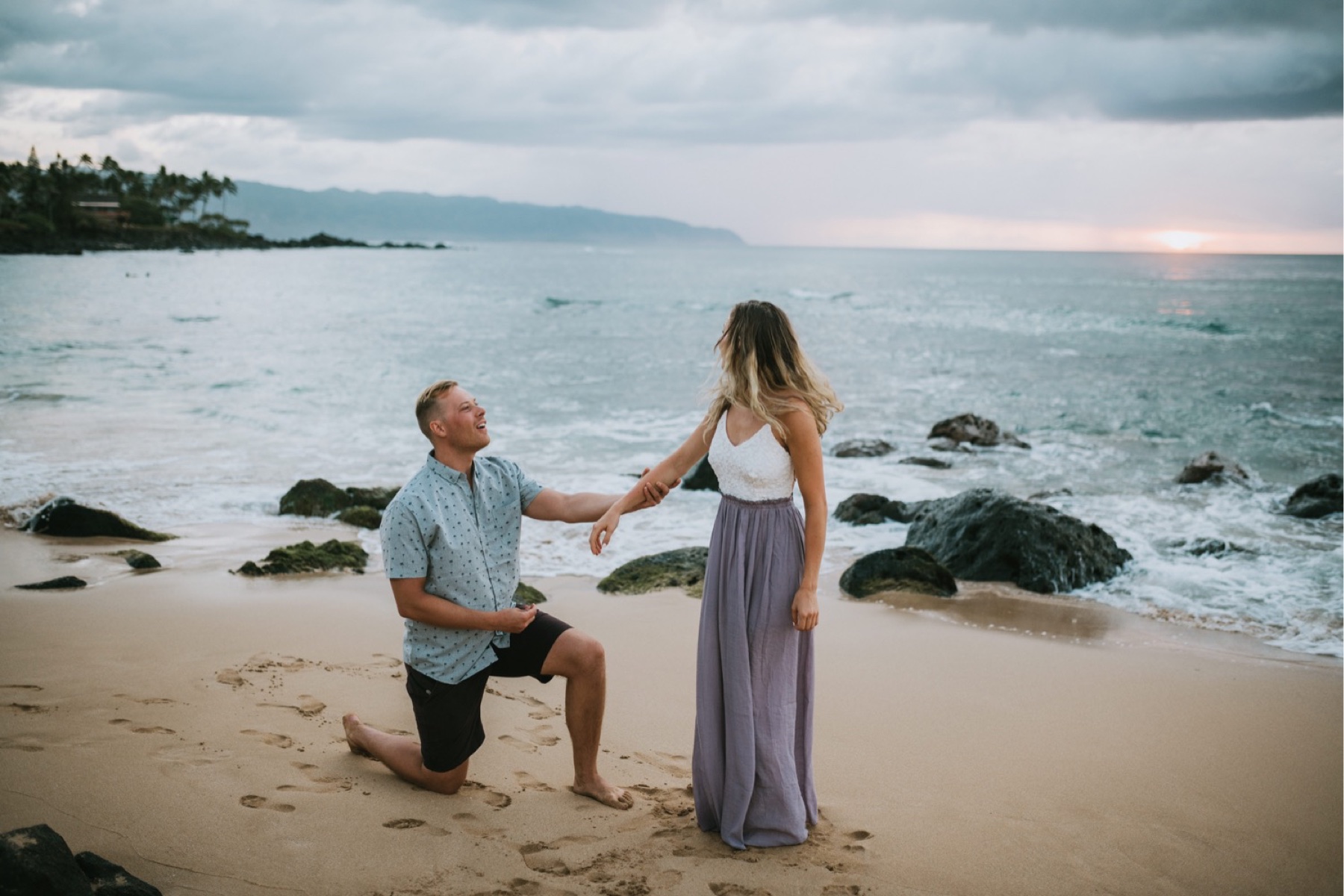 Surprise proposal on Oahu by a Hawaii Photographer